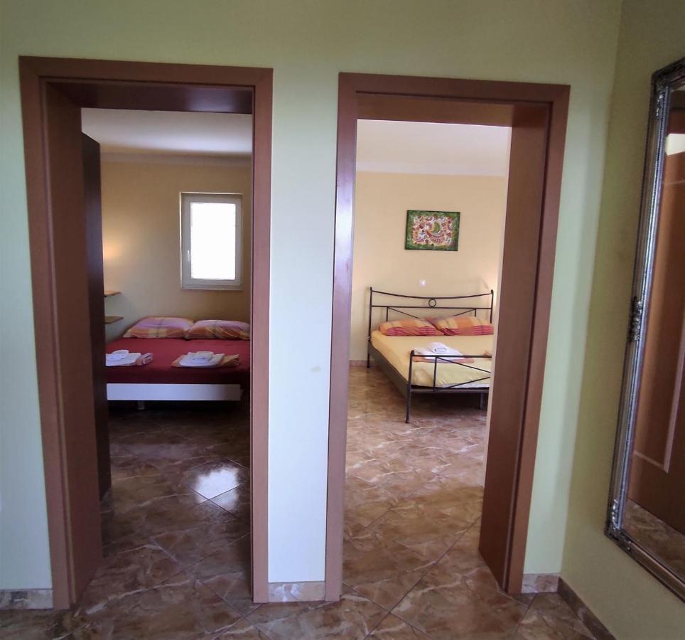 Apartments Barisic Hrvatskih Zrtava 404 Seget Vranjica Trogir Kültér fotó