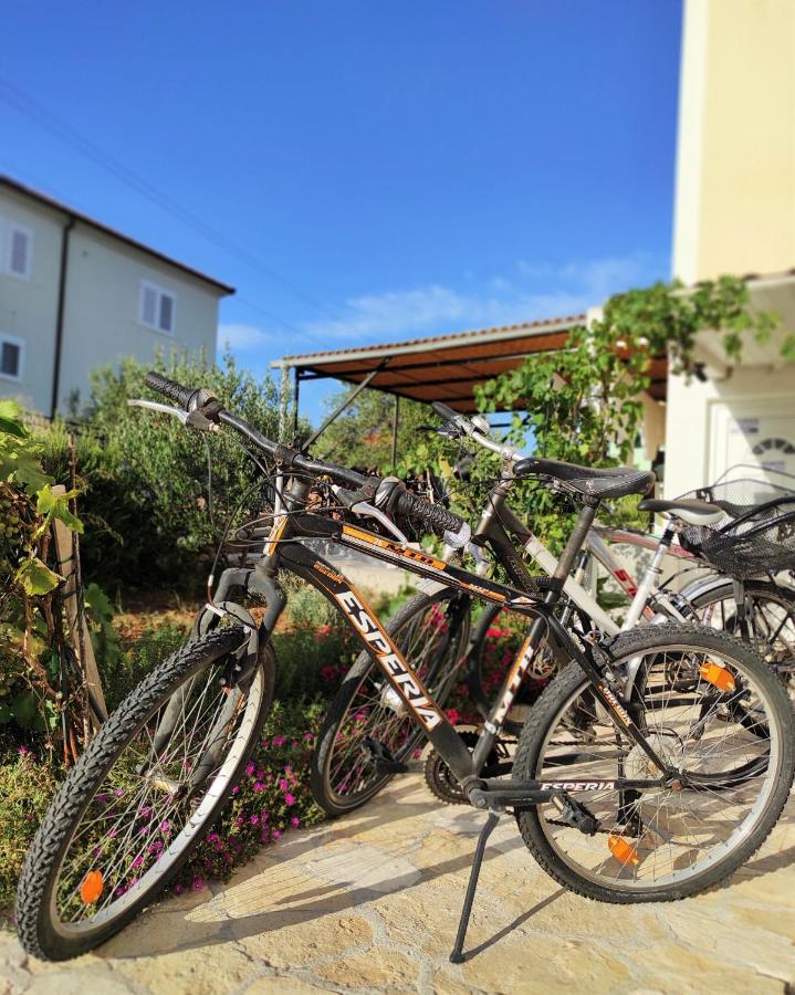 Apartments Barisic Hrvatskih Zrtava 404 Seget Vranjica Trogir Kültér fotó