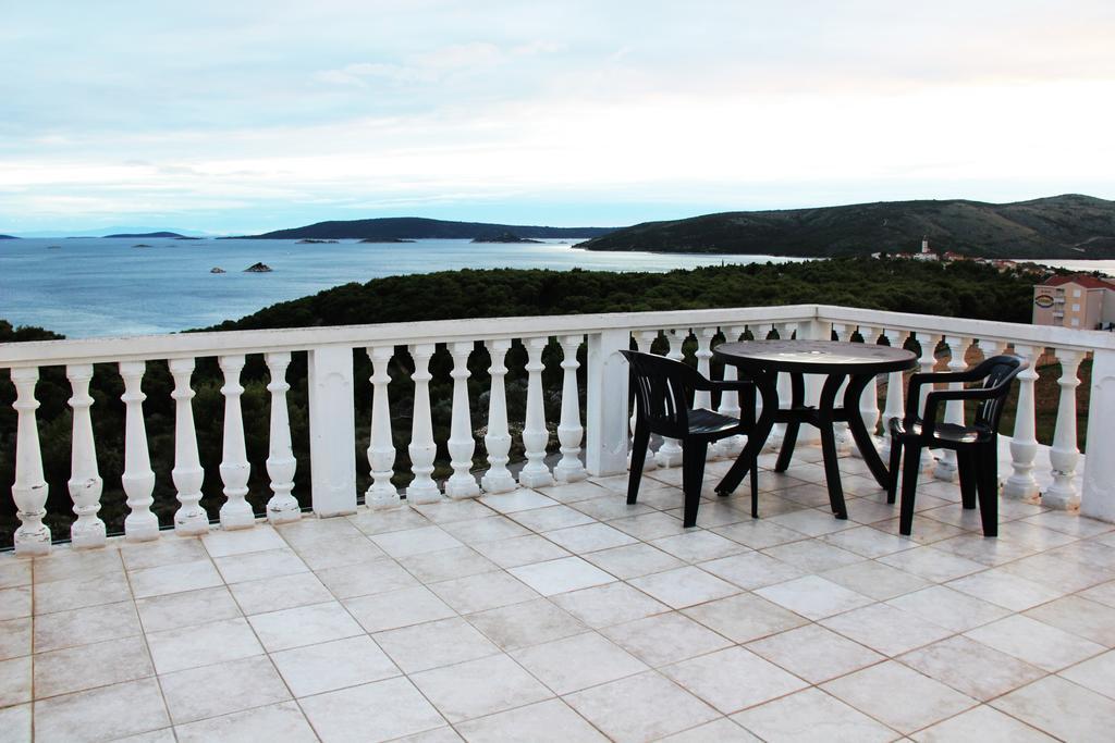 Apartments Barisic Hrvatskih Zrtava 404 Seget Vranjica Trogir Szoba fotó