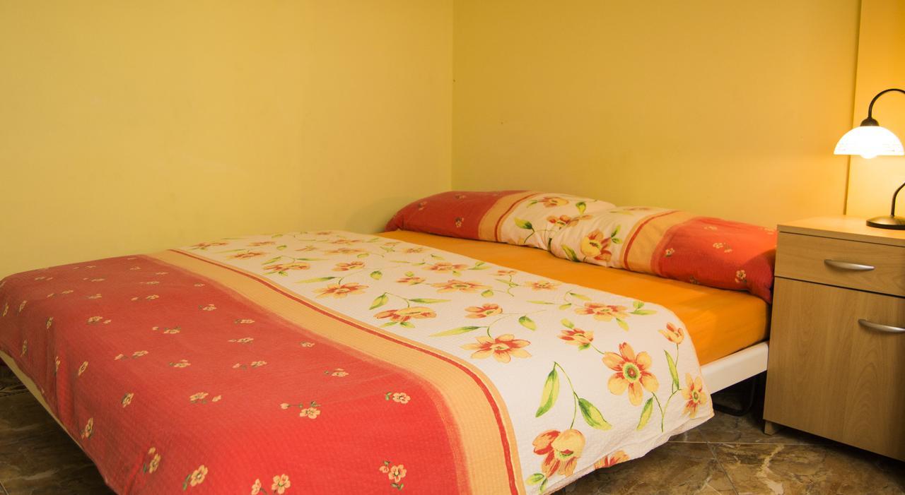 Apartments Barisic Hrvatskih Zrtava 404 Seget Vranjica Trogir Szoba fotó