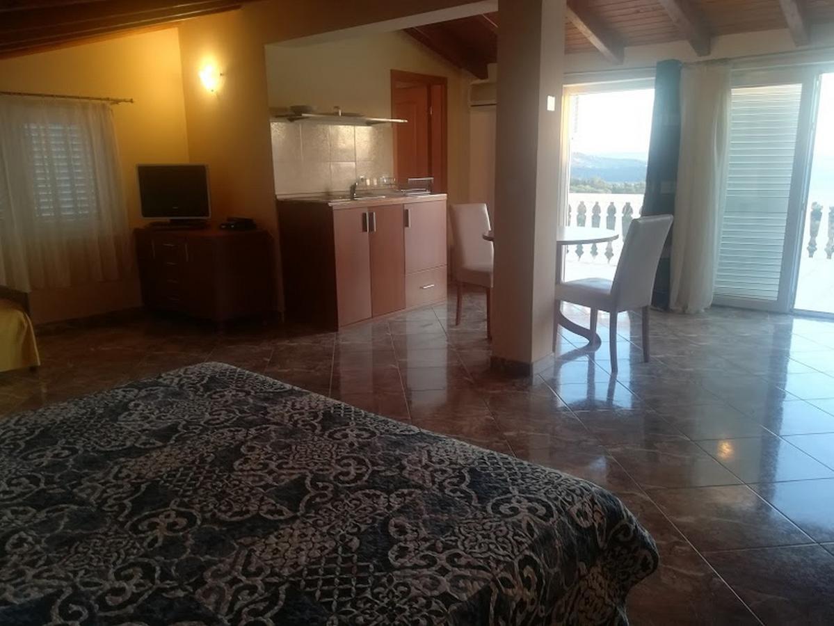 Apartments Barisic Hrvatskih Zrtava 404 Seget Vranjica Trogir Kültér fotó