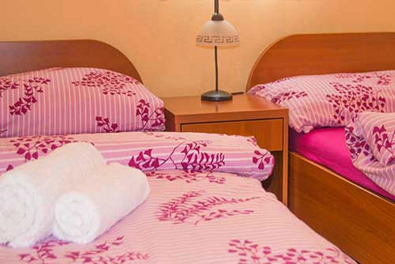 Apartments Barisic Hrvatskih Zrtava 404 Seget Vranjica Trogir Kültér fotó