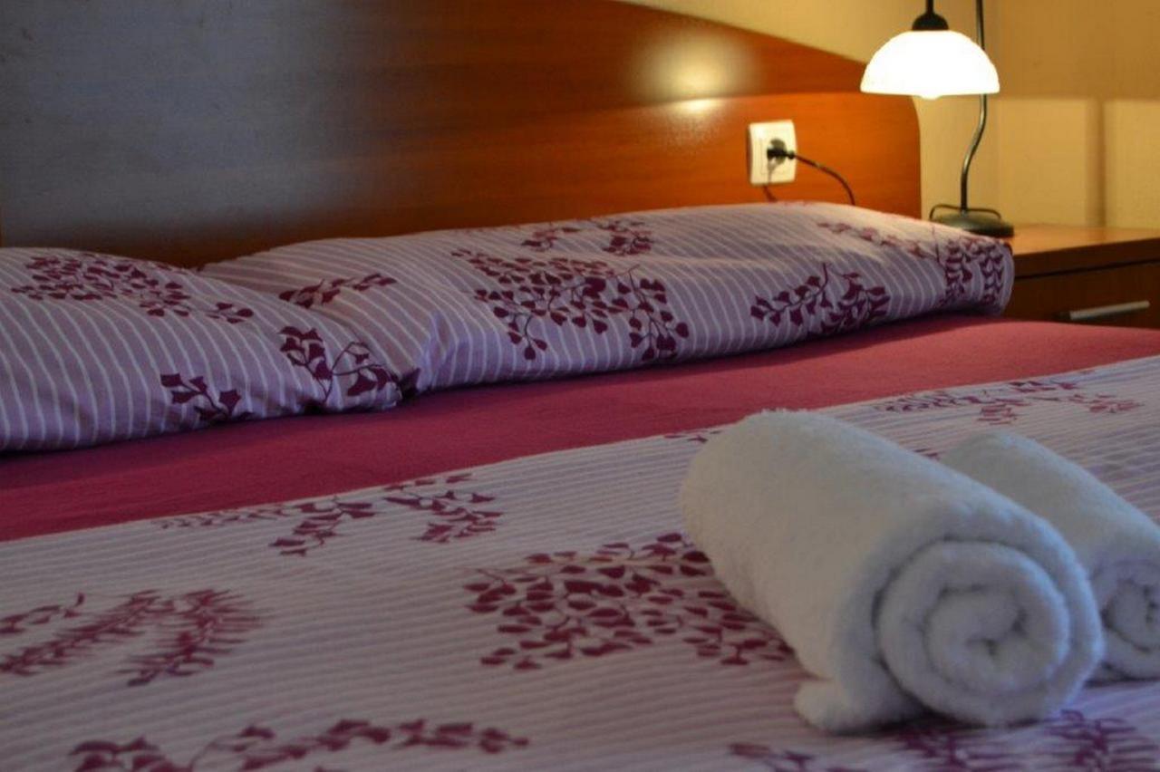 Apartments Barisic Hrvatskih Zrtava 404 Seget Vranjica Trogir Kültér fotó