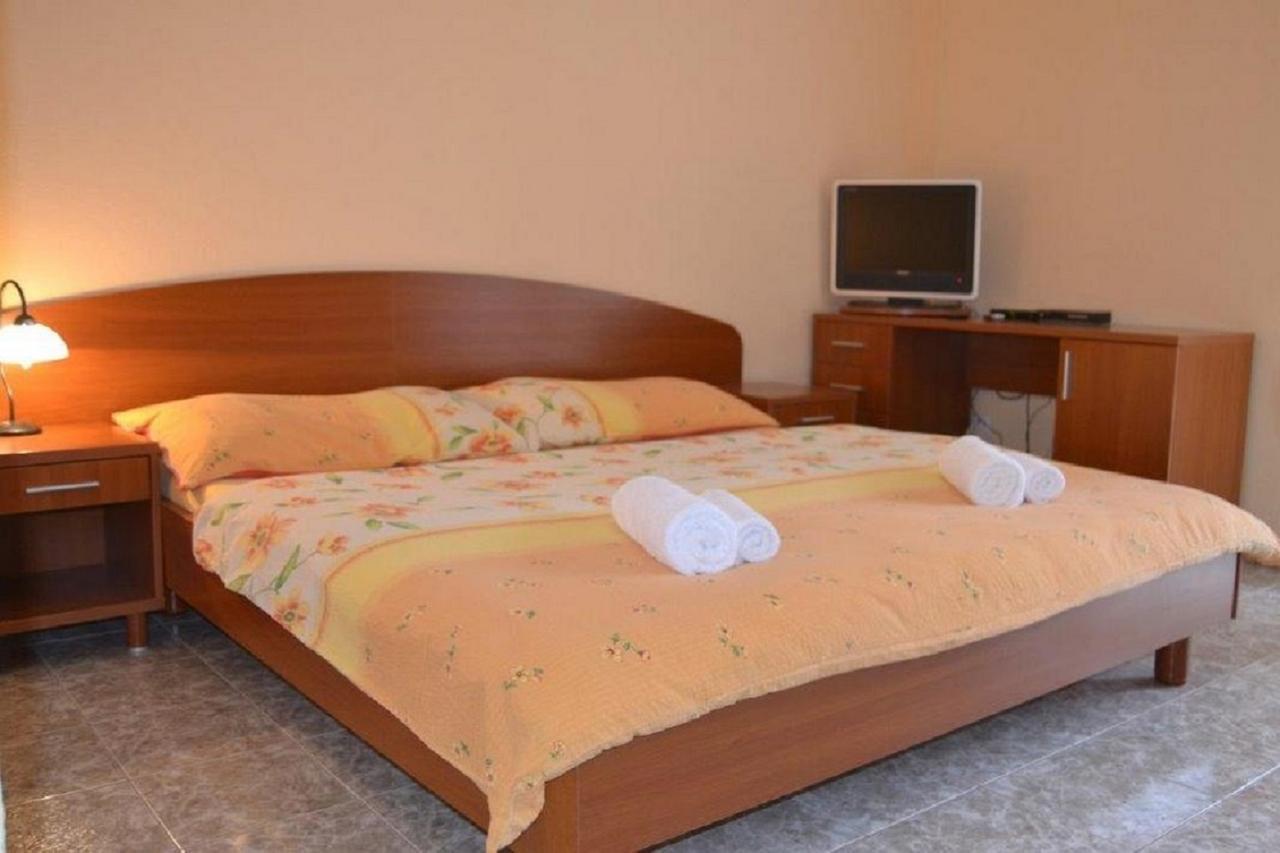 Apartments Barisic Hrvatskih Zrtava 404 Seget Vranjica Trogir Kültér fotó